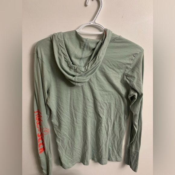 Columbia Women's Sage Green Longsleeve size medium - Picture 6 of 7
